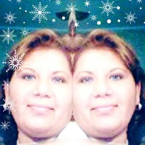 Meet your Posher, Yanira